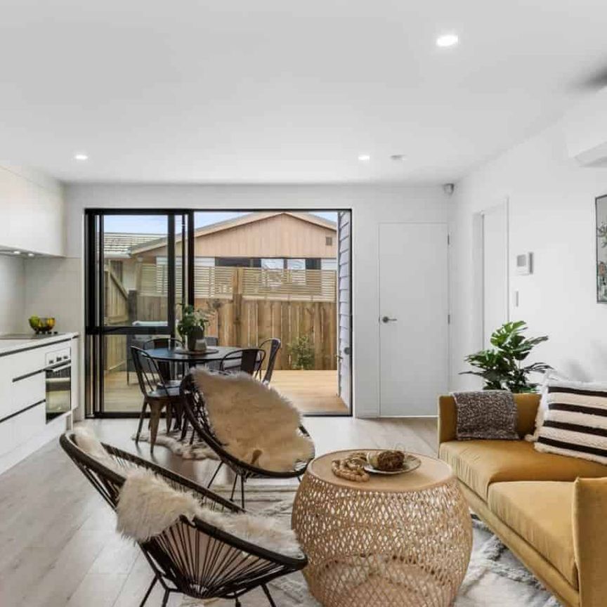 Modern living in Mt Wellington - Photo 1