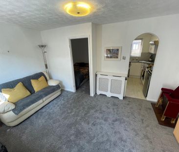 1 bedroom flat to rent - Photo 2