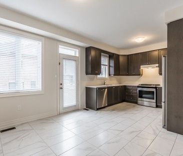 For Lease - 436 Wheat Boom Drive, Oakville, Ontario - Photo 2