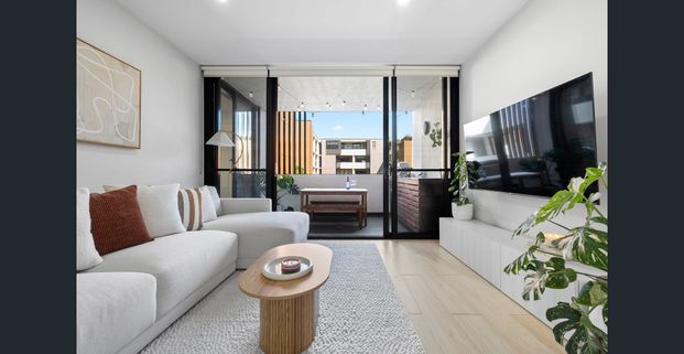 Spacious Modern 2 Bedroom Apartment - Photo 1