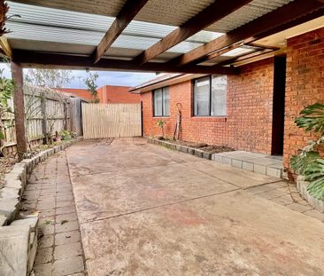 3 Bedroom Home Close to Town - Photo 6
