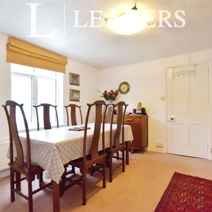 1 bedroom in a house share to rent - Photo 1