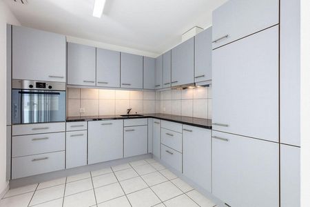 Helle und grosszügige 2.5-Zimmerwohnung in moderner Überbauung - Photo 4