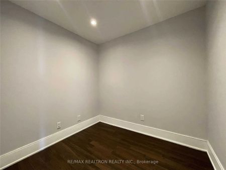 25 Broadway Avenue #2106 - Photo 3