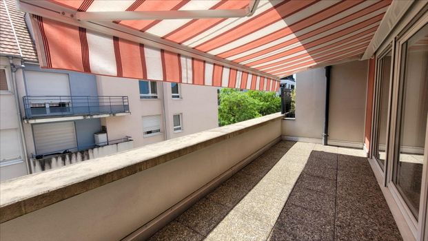 Duplex F4 de 92 m² avec terrasse et double garage - Photo 1