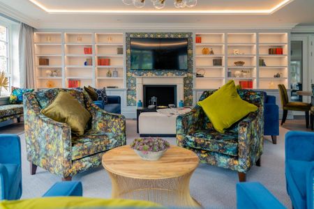 2 bedroom retirement property to rent - Photo 2