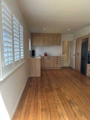 Recently renovated one bedroom flat in Epsom. - Photo 2