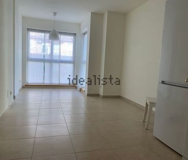 Alquiler de piso en Alameda de Capuchinos - Photo 2