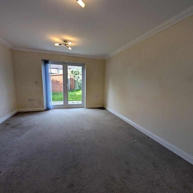 3 bedroom semi-detached house to rent - Photo 1