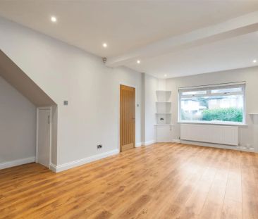 3 bed end of terrace house to rent in Union Road, Shirley, Solihull - Photo 1