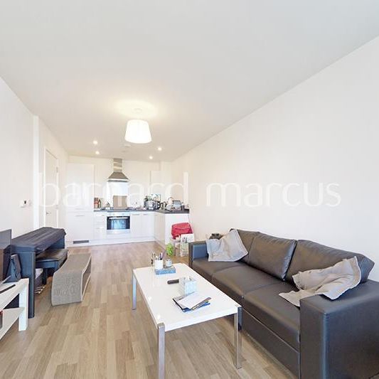56 Bloemfontein Road, London - Photo 1