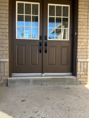 For Lease - 36 Foothill Street Unit# Main, Whitby, Ontario - Photo 1