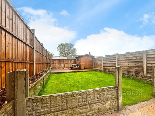 3 bedroom end of terrace house to rent - Photo 1