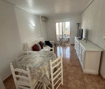 Alquiler de piso en Nueva Torrevieja - Photo 2