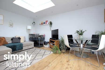 1 bedroom flat to rent - Photo 3