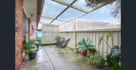 UNFURNISHED OR FULLY FURNISHED TOWNHOUSE - Photo 4