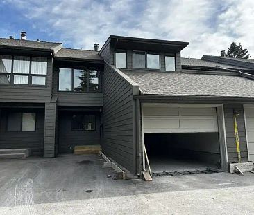 3bedroom Townhouse next to sir Winston churchill | 407 - 4935 Dalton Drive, Calgary - Photo 1