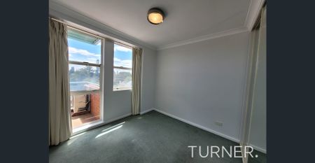 Location Perfect - 2 bedroom apartment - Photo 2