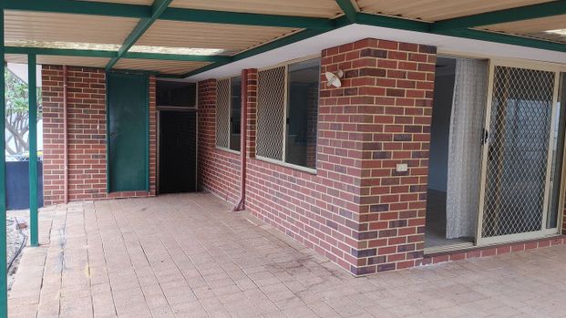 3 Bedroom, 1 Bathroom Stand Alone House - Photo 1