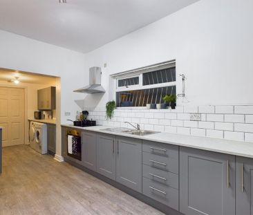 1 bedroom in a house share to rent - Photo 5