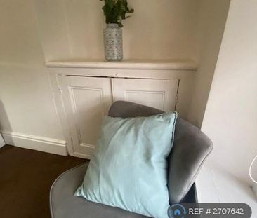 1 bedroom in a house share to rent - Photo 5
