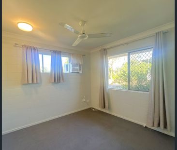 1/35 Findlater St, Oonoonba, Qld 4811 - Photo 2