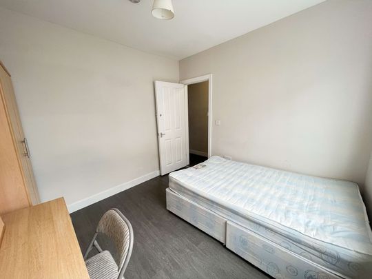 Baxter Street, Brighton - LOVELY STUDENT PROPERTY - Photo 1