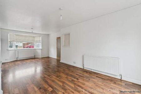 3 bedroom property to rent in Watford - Photo 5