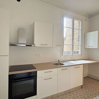 Appartement 5 pièces 109m2 REIMS 1 380 euros - Photo 1