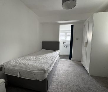 5 bedroom terraced house to rent - Photo 5