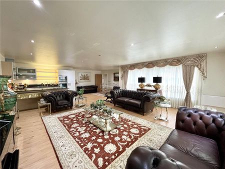 3 bedroom apartment to rent - Photo 2