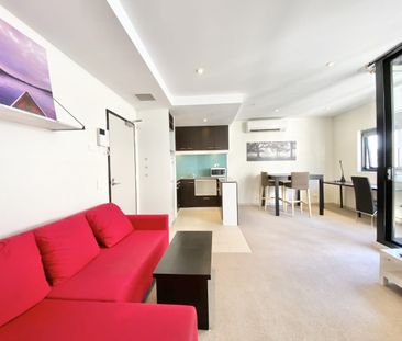Fully furnished apartment on Swanston Street - Photo 3