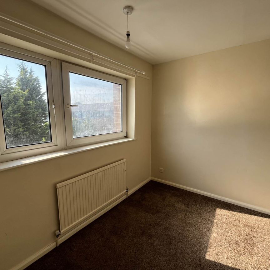 Price £1,200 pcm - Available Now - Unfurnished - Photo 1