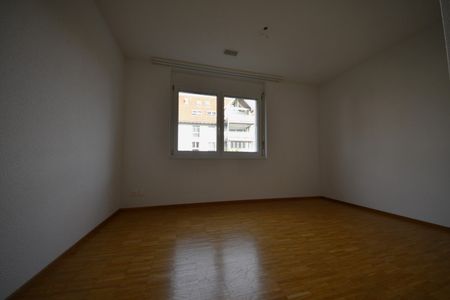4.5-Zimmerwohnung in Kloten zu vermieten - Foto 3