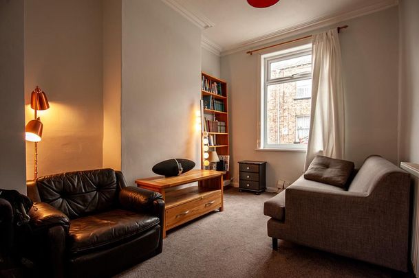 2 bedroom terraced house to rent - Photo 1