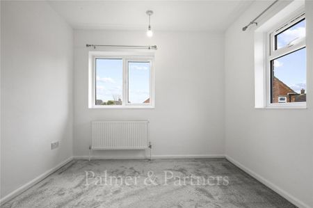 3 bedroom semi-detached house to rent - Photo 4