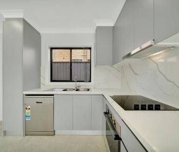 8A Atlas Place, Winston Hills NSW 2153 - House For Rent | Domain - Photo 5