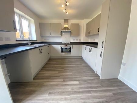 Waterfield Close - Photo 2