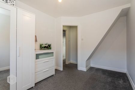 Gainsborough Avenue - Photo 4