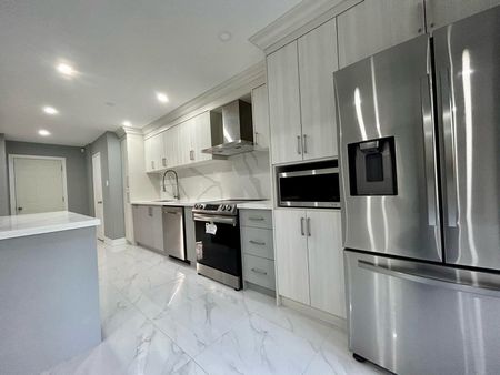 For Lease - 1176 Beaver Valley Crescent, Oshawa, Ontario - Photo 4