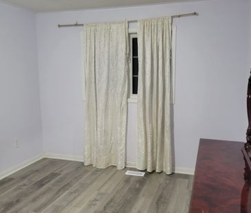 For Lease - 1548 Sarasota Crescent, Oshawa, Ontario - Photo 3