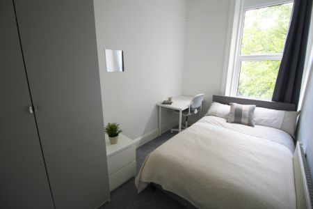 2 Bedroom Apartment - Photo 4