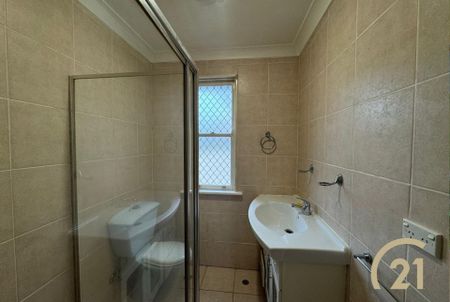 Five Bedroom Home&comma; in a Prime Location&excl; - Photo 5