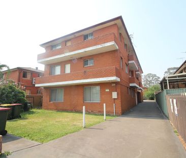 CLOSE TO TRAIN STATION! - Photo 2