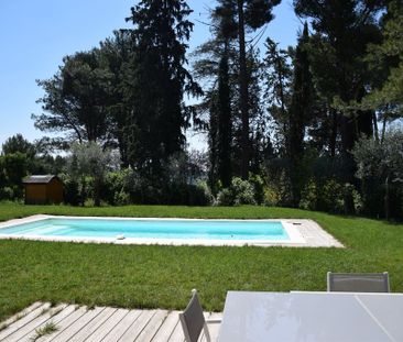 AIX LUYNES VILLA MEUBLEE PISCINE ECOLE INTERNATIONALE 1er septembre - Photo 2