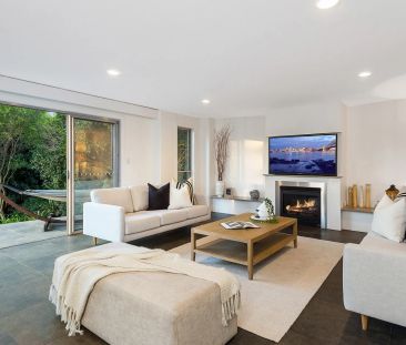 Large home with valley views - Photo 3