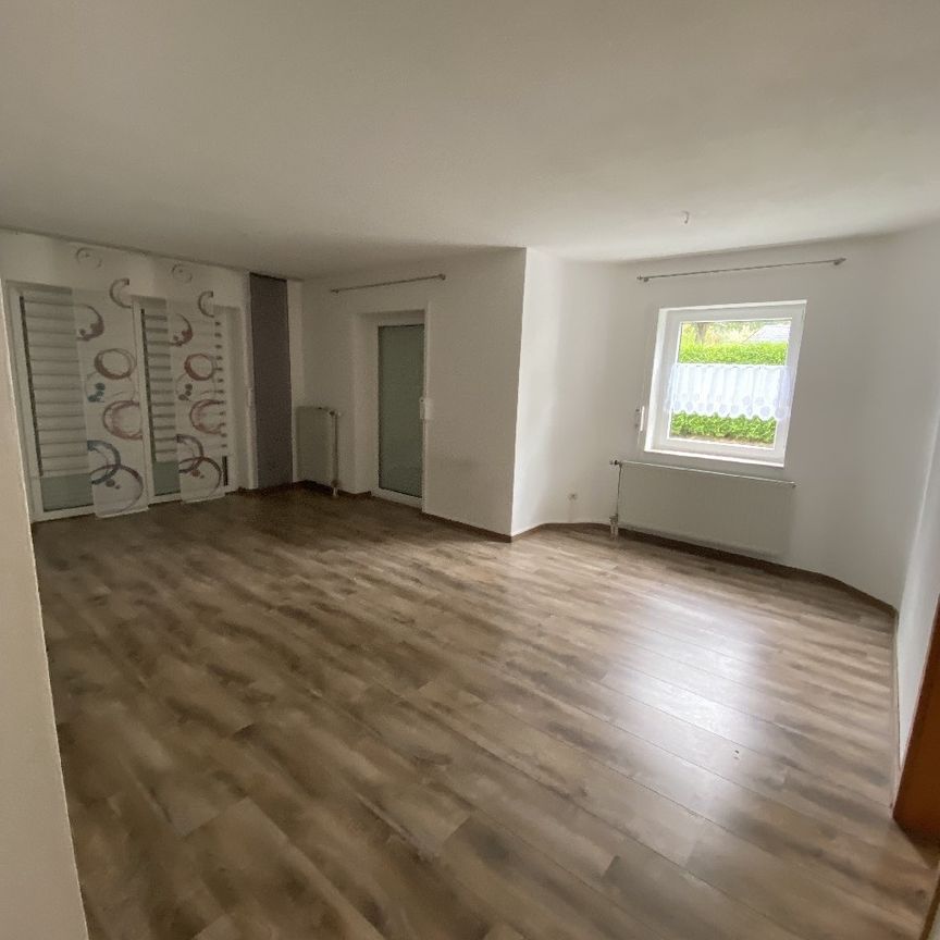 Günstige 2-Zimmer-Wohnung mit Einbauküche - Foto 1