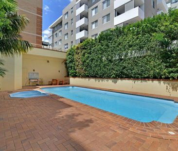 Spacious 2 Bedroom Apartment! - Photo 4
