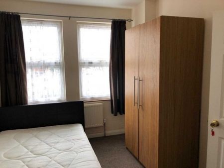 5 Bed - Pitcroft Avenue, Reading - Photo 3