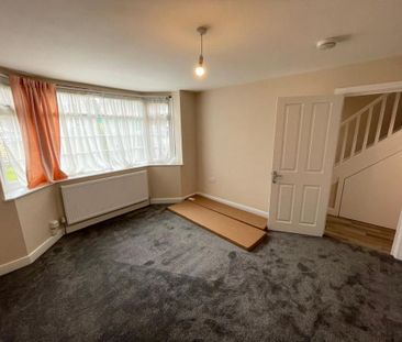 6 bedroom semi-detached house to rent - Photo 2